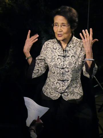 周小燕接受上海广播电视台文献纪录片《1949：接管大上?！凡煞?jpg